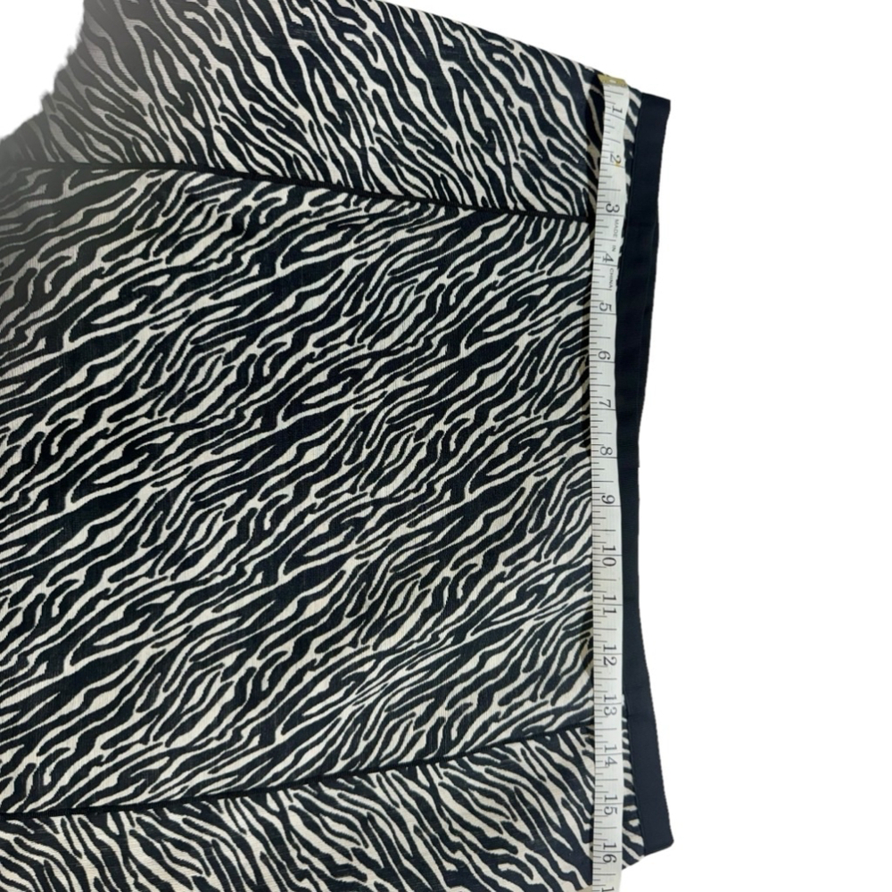 Women's H&M Skirt Size 10 Black & White Zebra Print - Picture 3 of 6